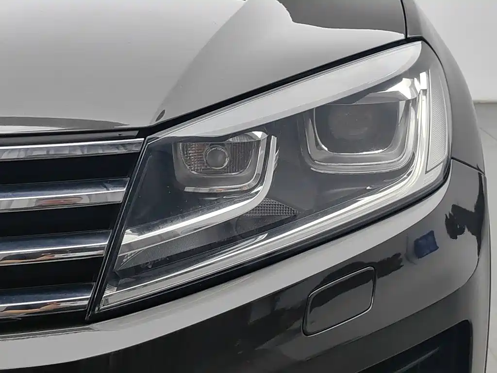 Volkswagen Touareg 2017 — фото 7