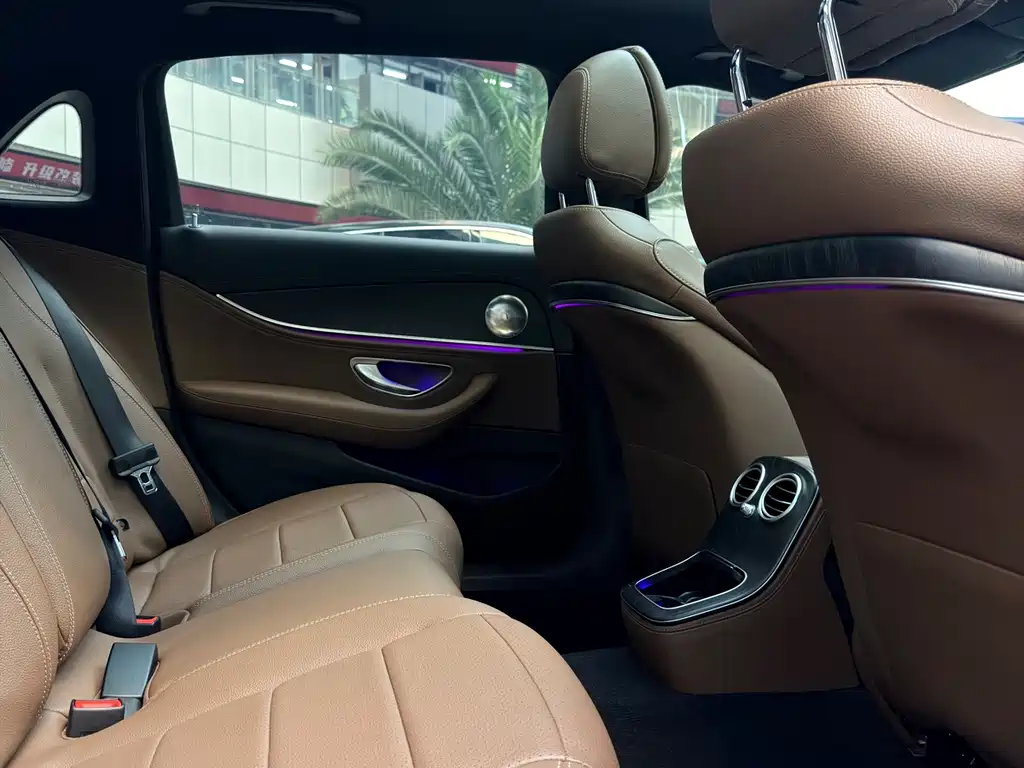 Mercedes-Benz E-Class 2023 — фото 15
