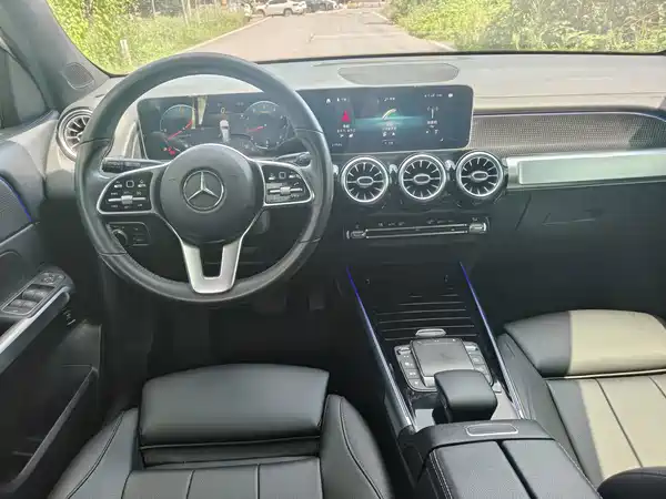 Mercedes-Benz GLB 2021