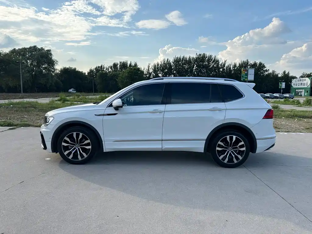 Volkswagen Tiguan L 2021