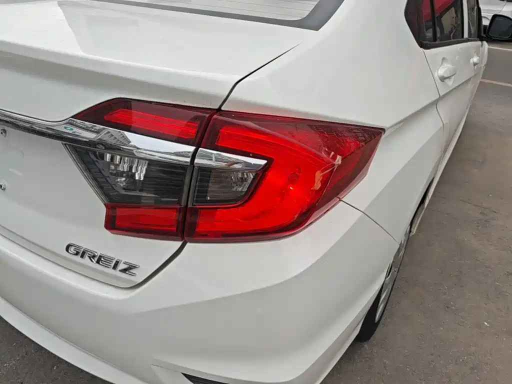Honda Greiz 2016 — фото 24