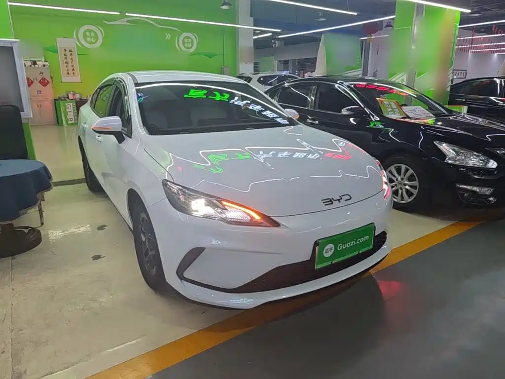 BYD Seal 05 DM-i 2025 — фото 4