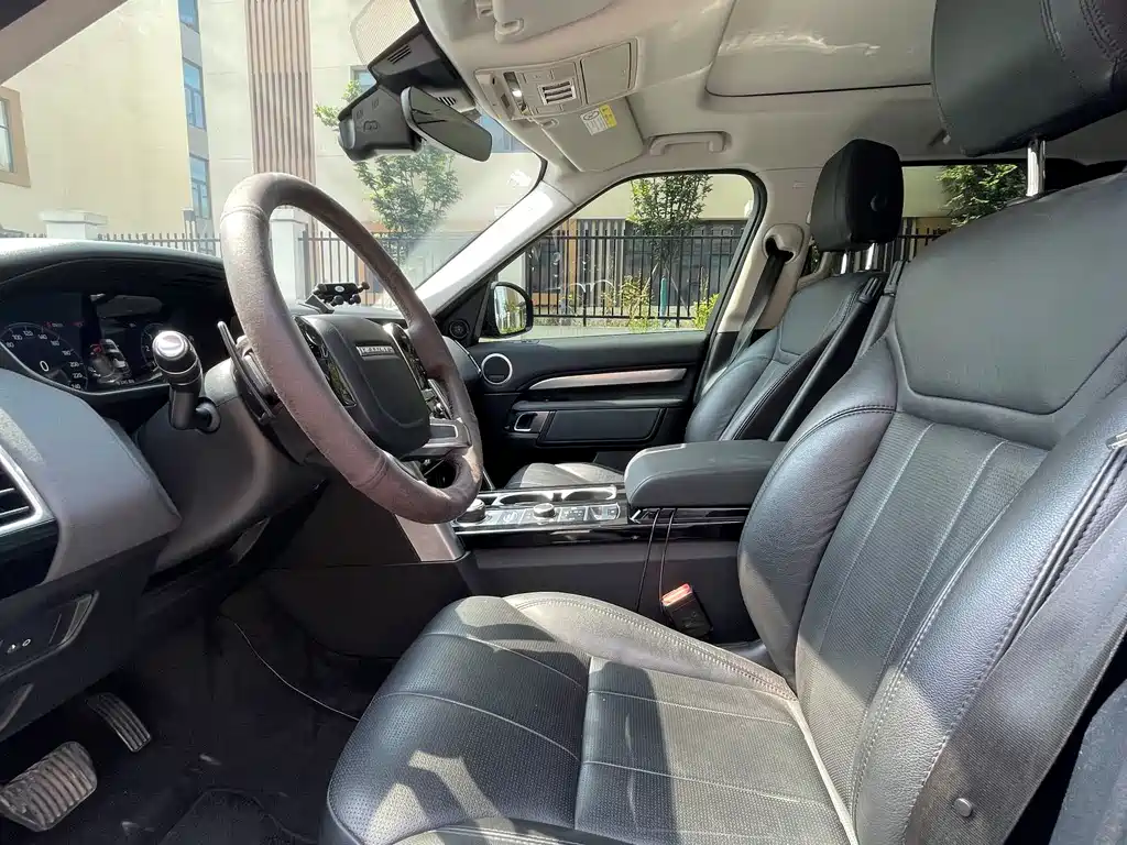 Land Rover Discovery 2020 — фото 38