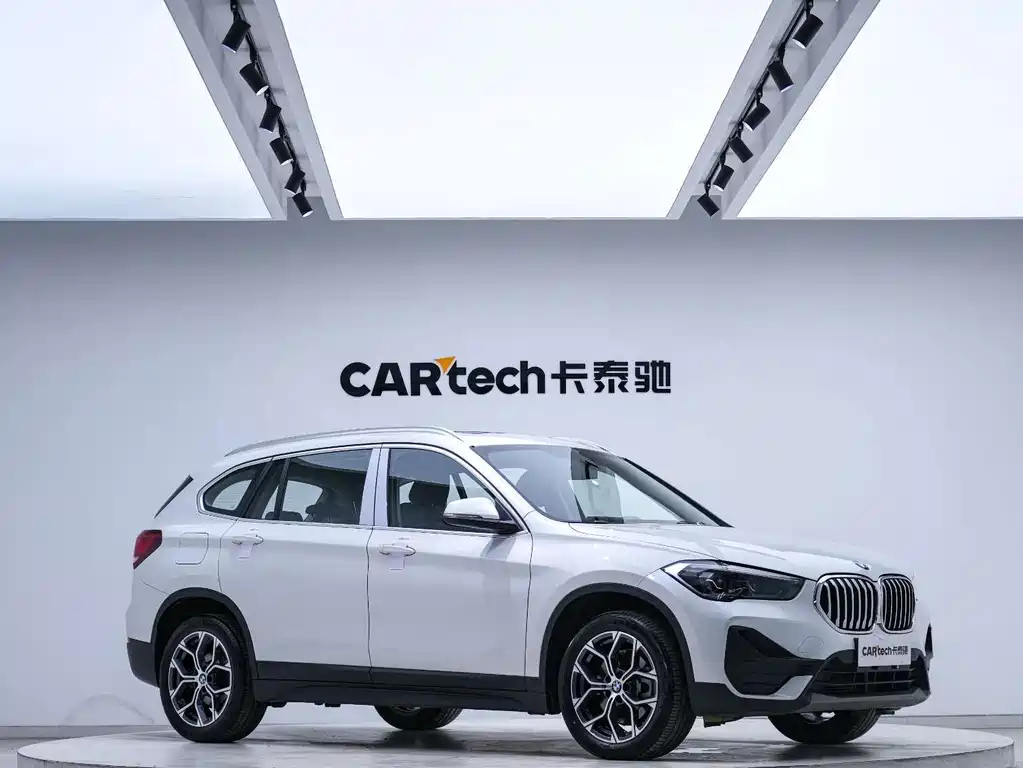 BMW X1 2022 — фото 3