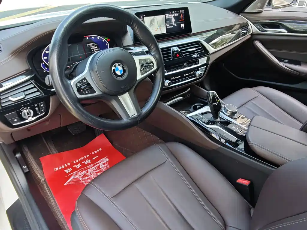 BMW 5 Series 2020 — фото 15