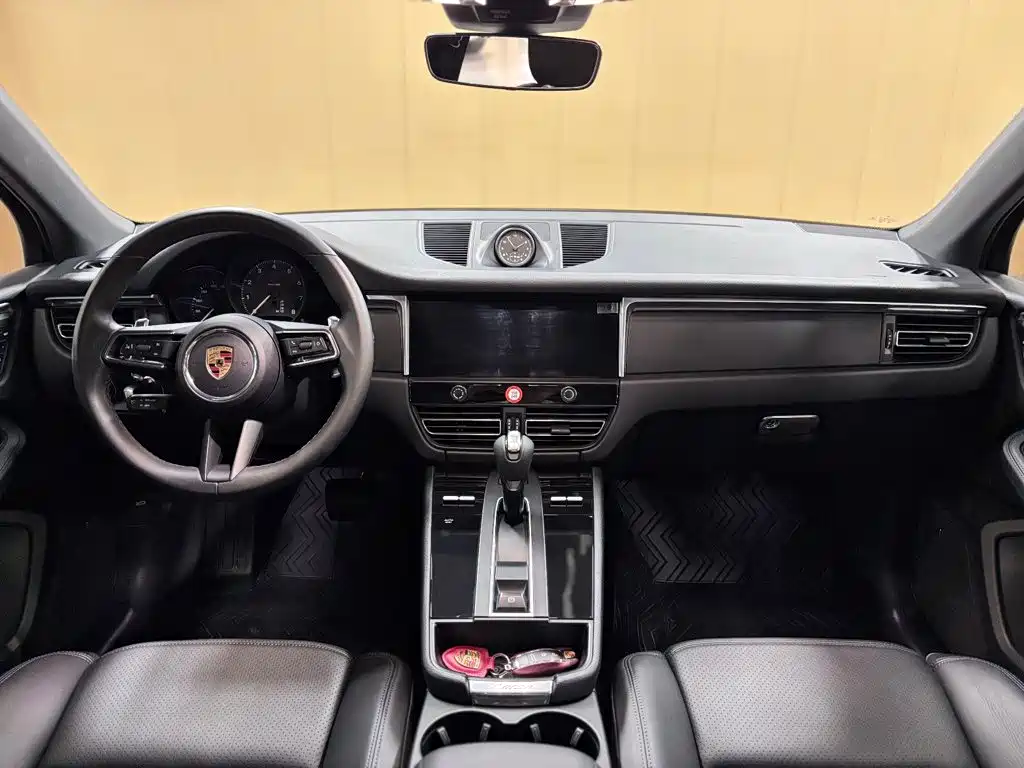 Porsche Macan 2023 — фото 27