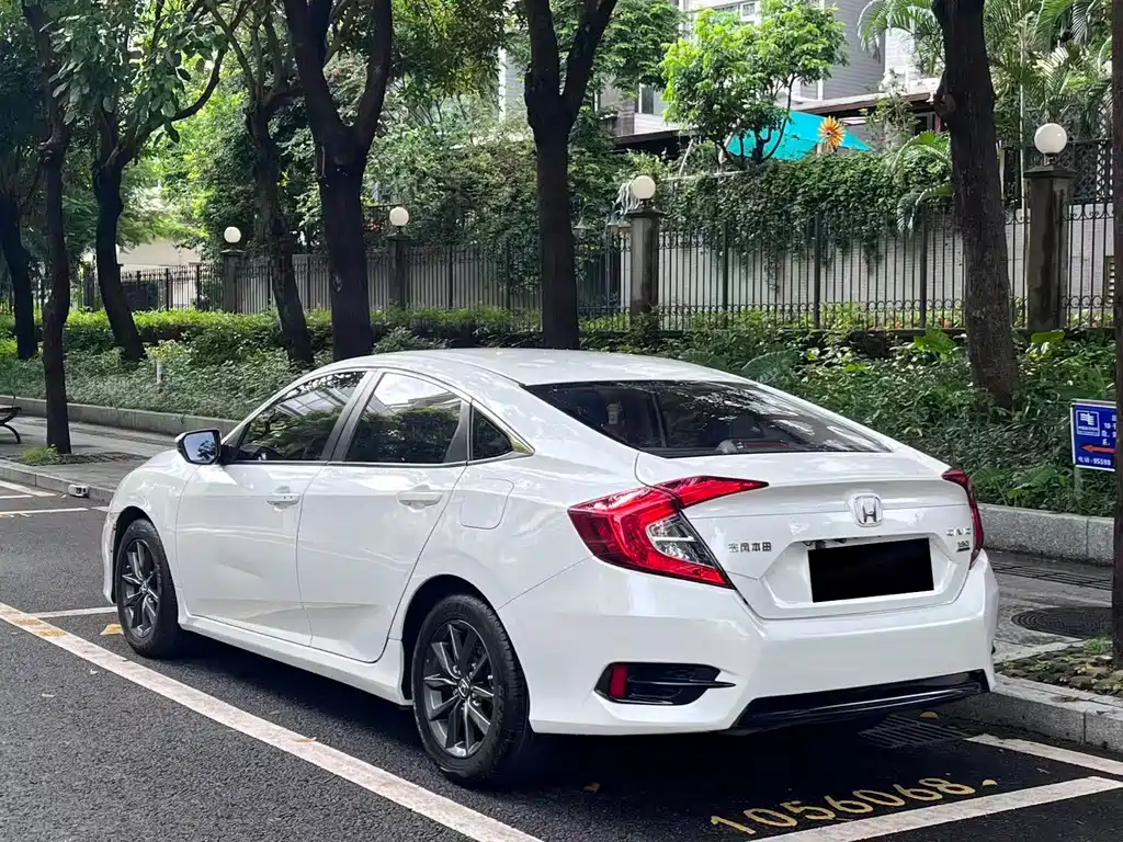 Honda Civic 2019 — фото 17