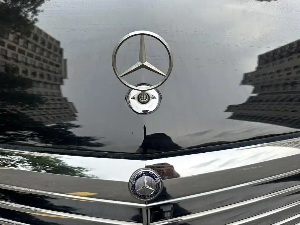Mercedes-Benz E-Class 2012 — фото 26