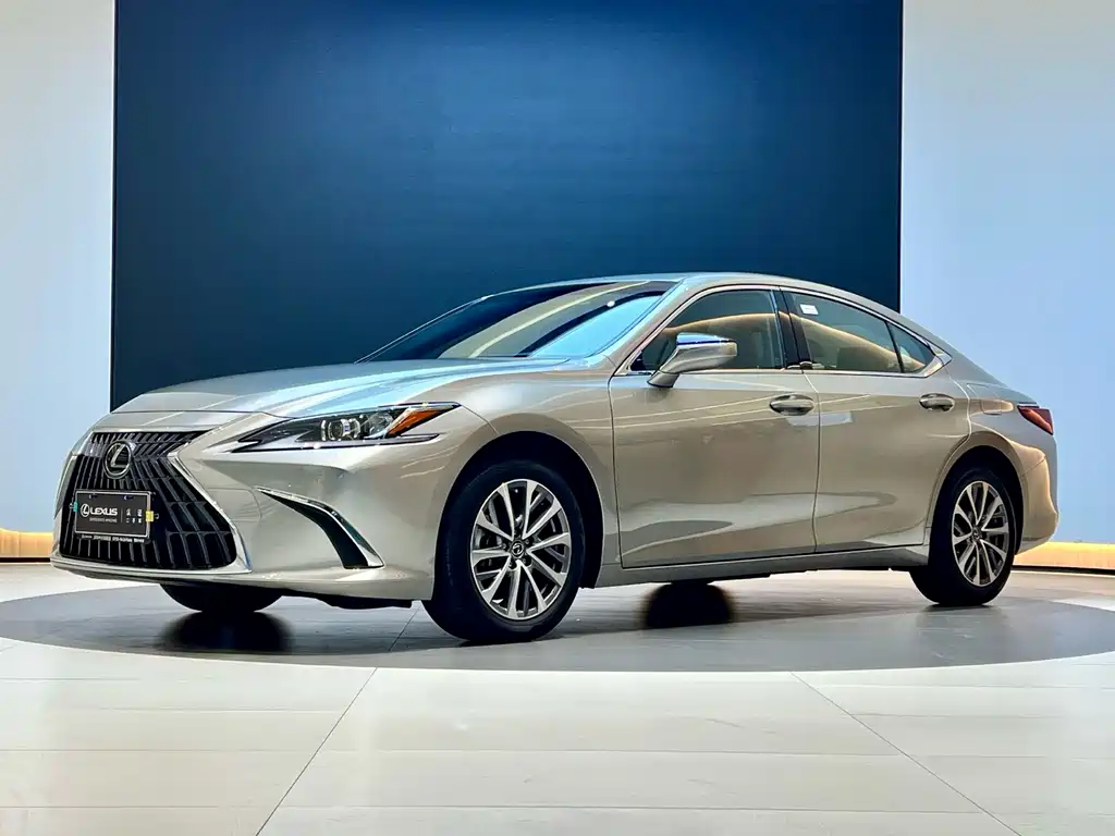 Lexus ES 2024 — фото 1