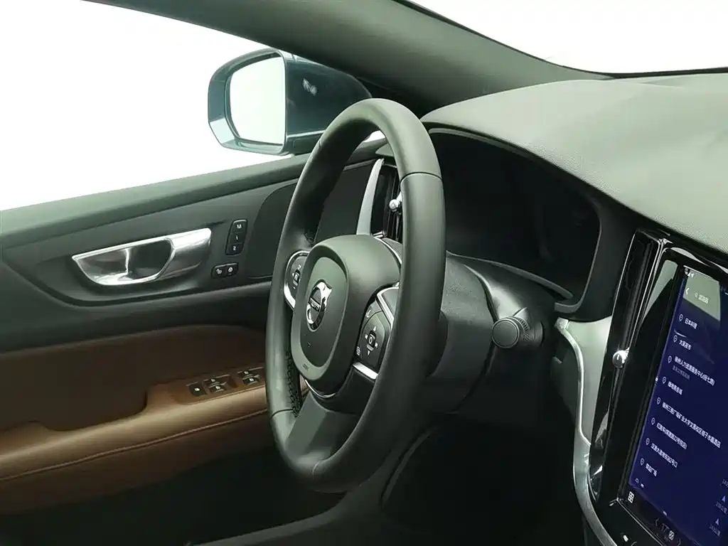 Volvo S60 2022 — фото 22