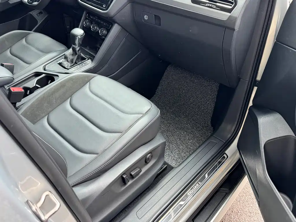 Volkswagen Tiguan L 2020 — фото 12