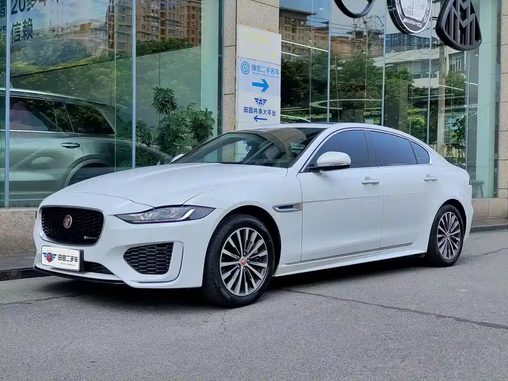 Jaguar XEL 2023 — фото 1