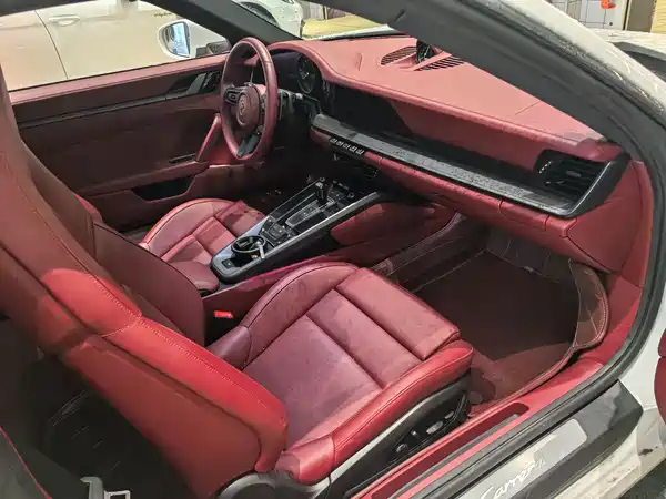 Porsche 911 2025