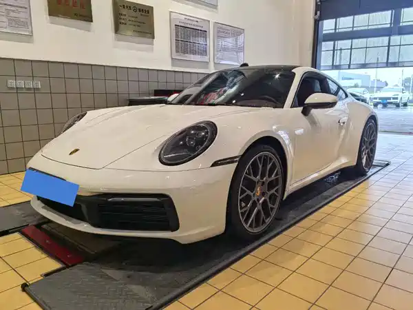 Porsche 911 2025