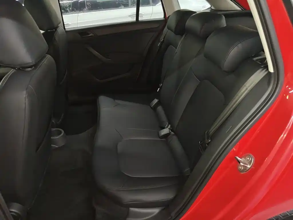 Skoda Rapid Spaceback 2016 — фото 17