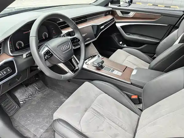 Audi A6L 2022