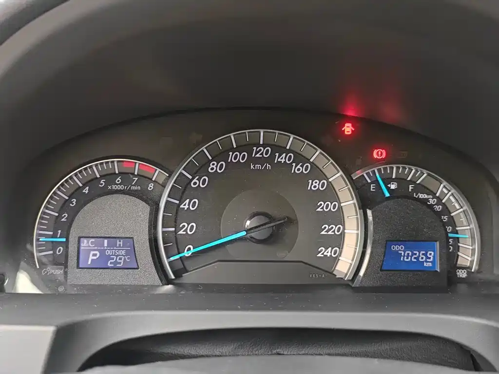 Toyota Camry 2014 — фото 15
