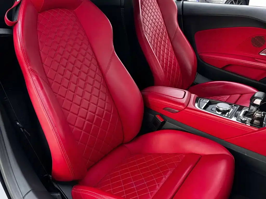 Audi R8 2021 — фото 13
