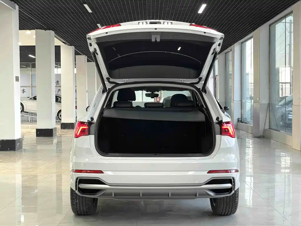 Audi Q3 2022 — фото 16