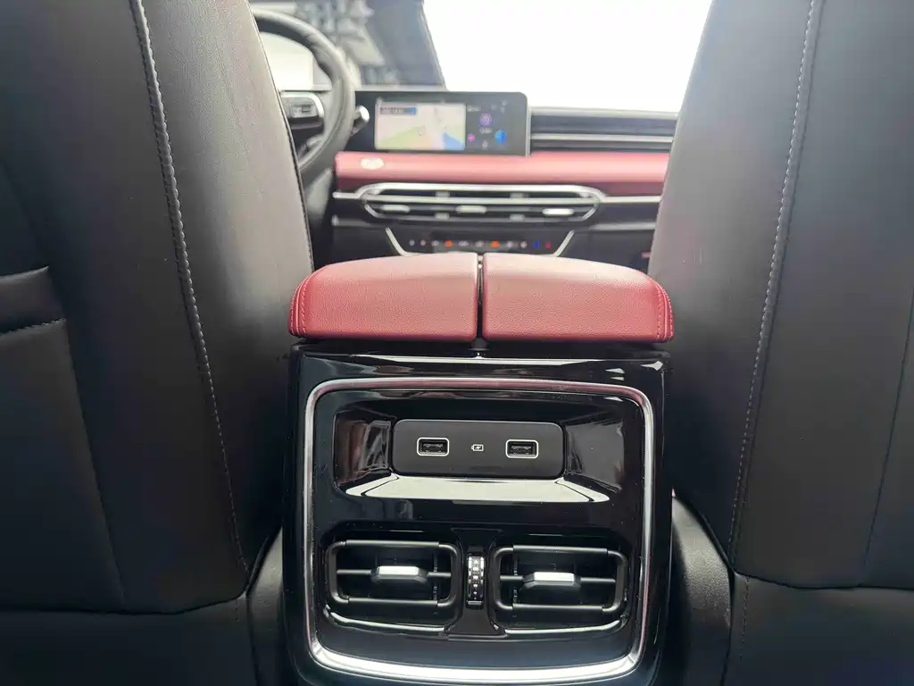 Jetour X70 PLUS 2023 — фото 18