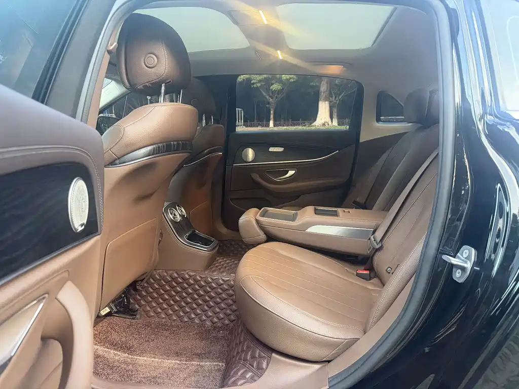 Mercedes-Benz E-Class 2023