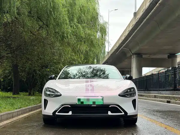 Xiaomi SU7 2024