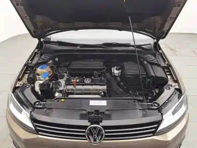 Volkswagen Sagitar 2015