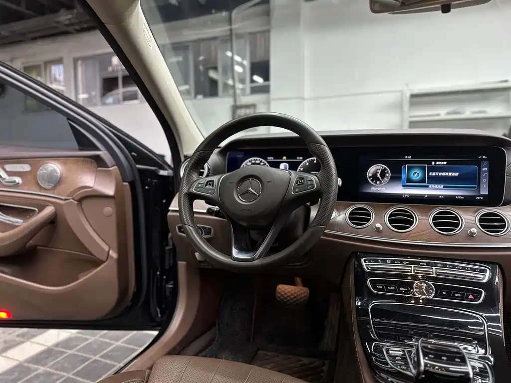 Mercedes-Benz E-Class 2017 — фото 10