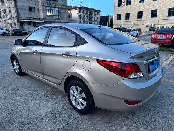 Hyundai Accent 2011