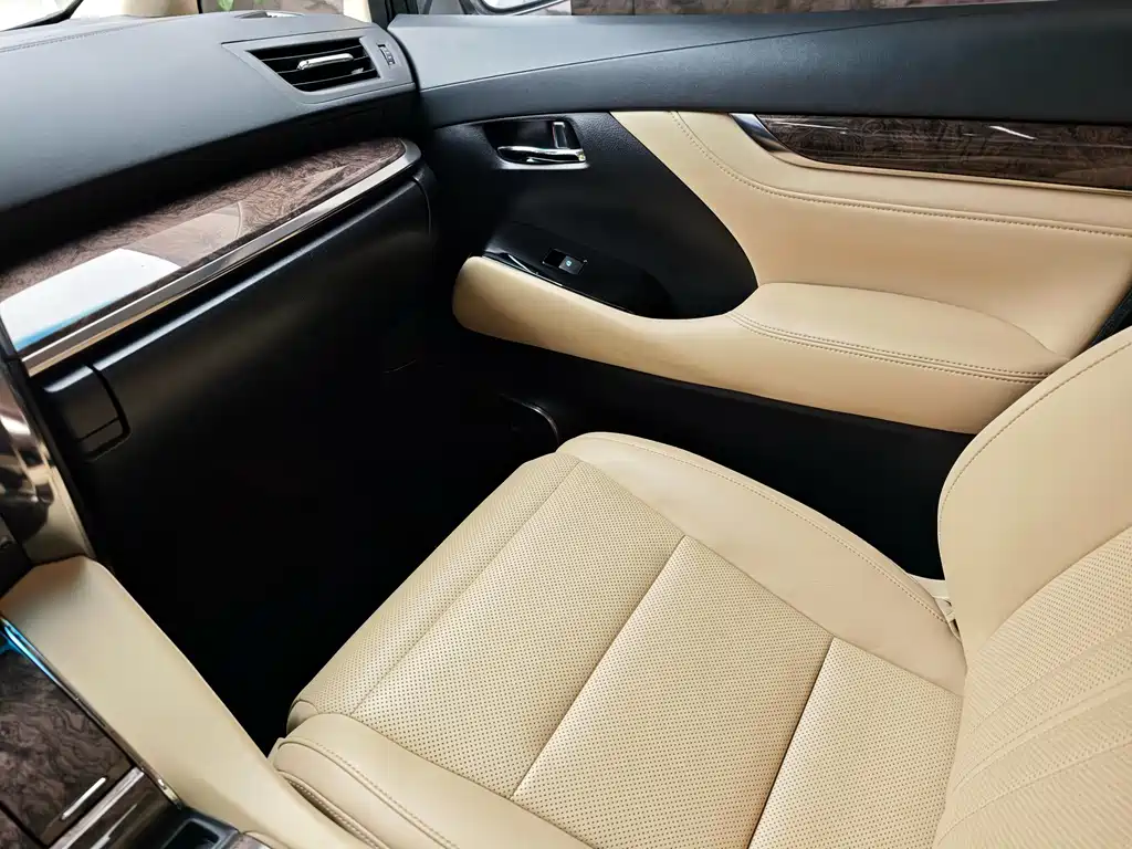 Toyota Alphard 2021 — фото 12