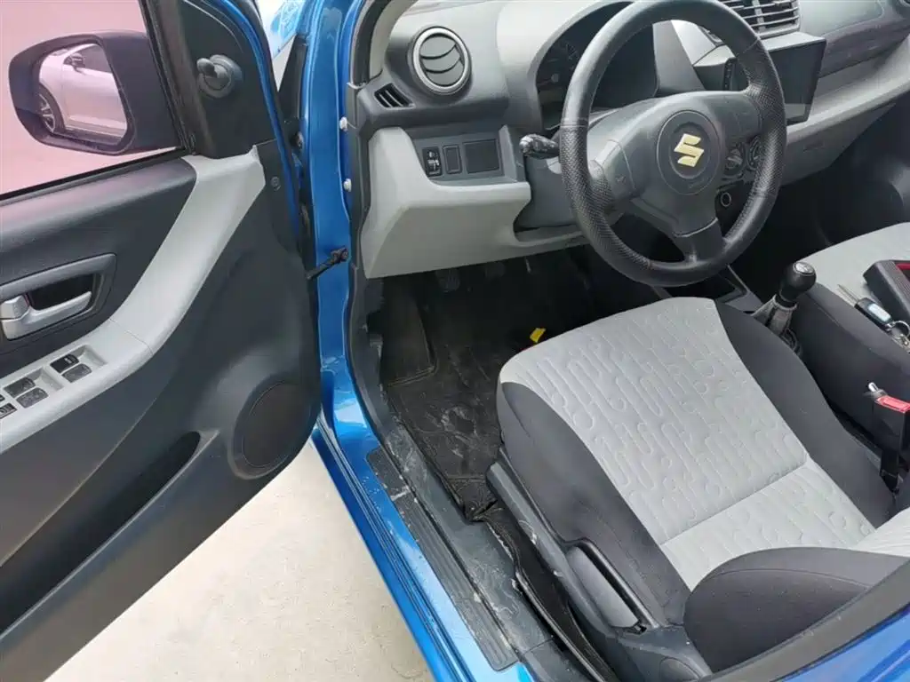 Suzuki Alto 2017 — фото 16