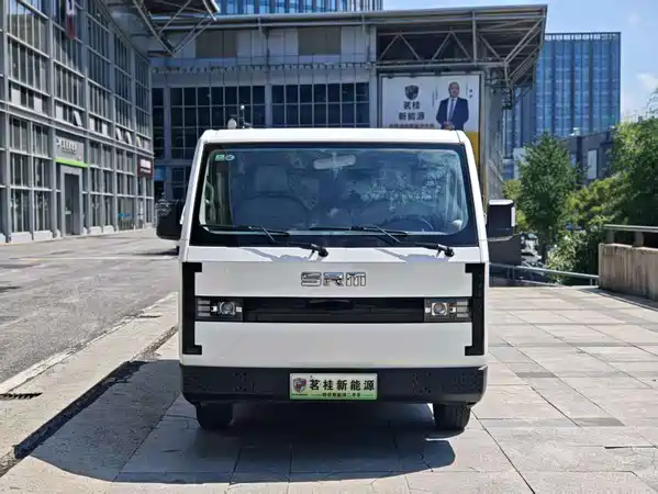SRM Xinyuan E3 2025