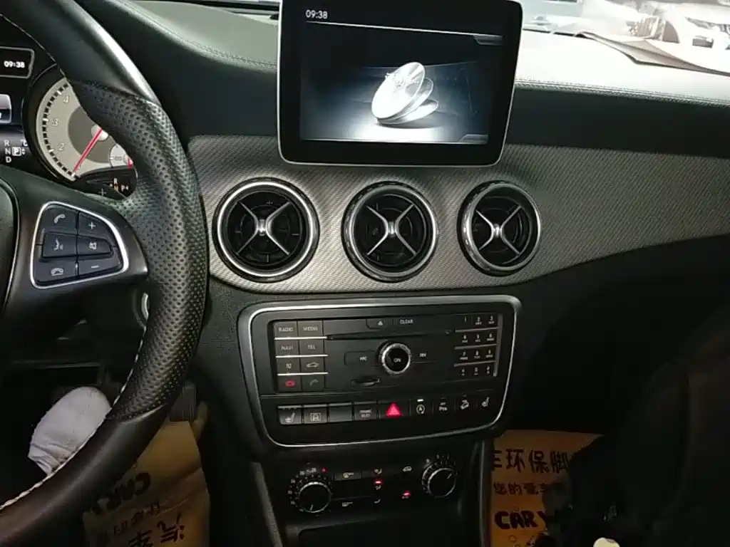 Mercedes-Benz GLA 2017 — фото 13