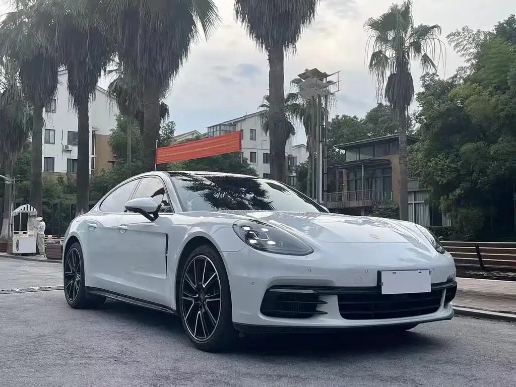 Porsche Panamera 2019 — фото 3