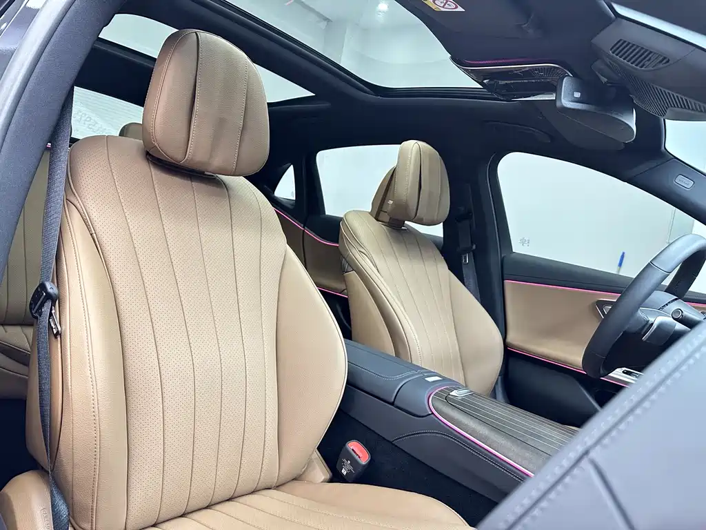 Mercedes-Benz E-Class 2024 — фото 16