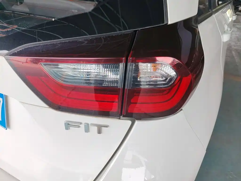 Honda Fit 2023 — фото 8