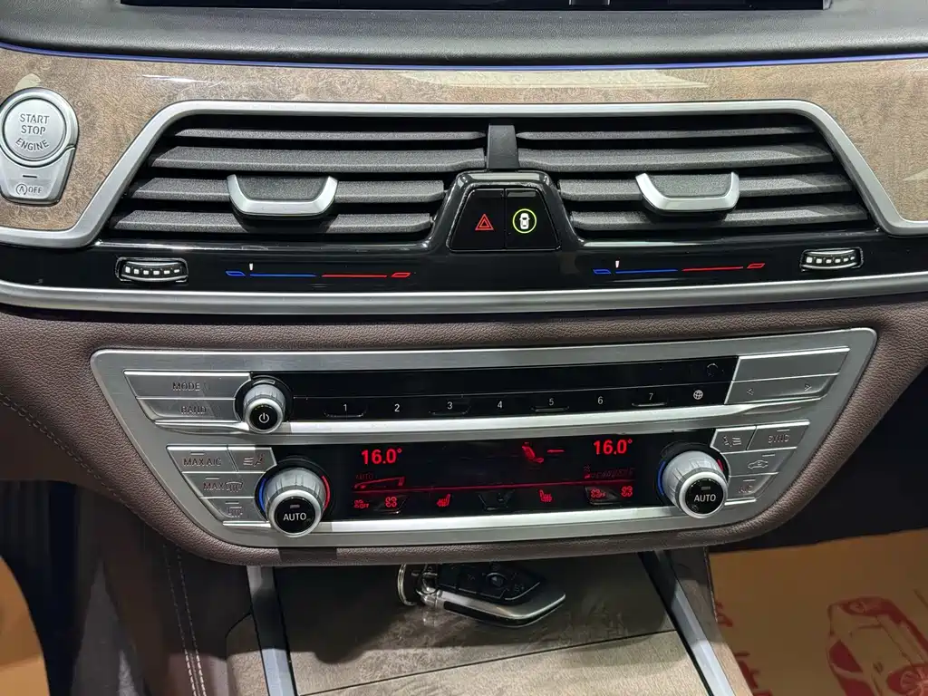 BMW 7 Series 2019 — фото 15