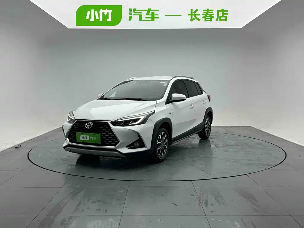 Toyota Yaris L 2023 — фото 1