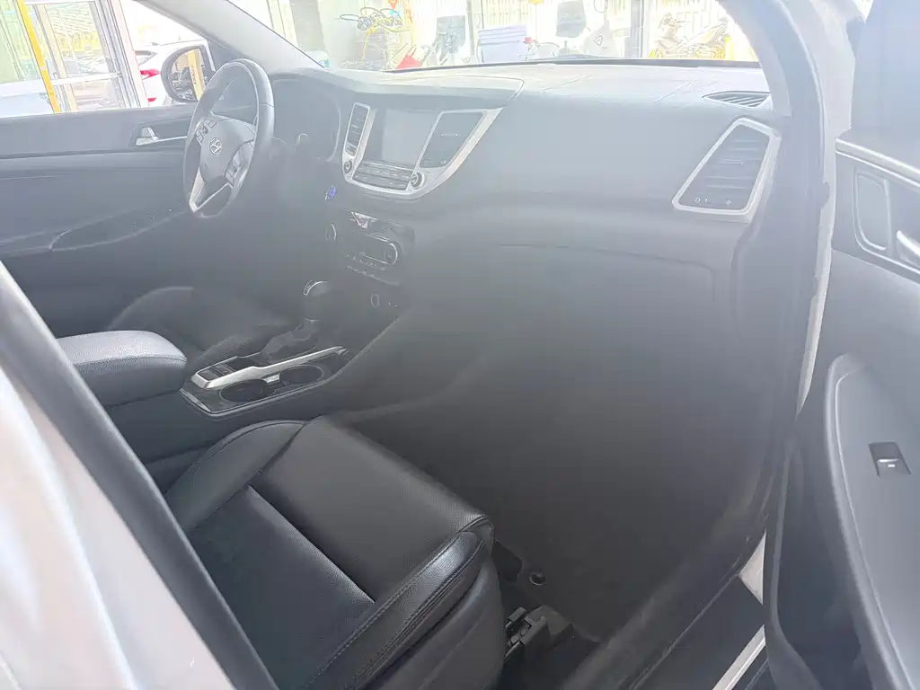Hyundai Tucson 2017 — фото 21