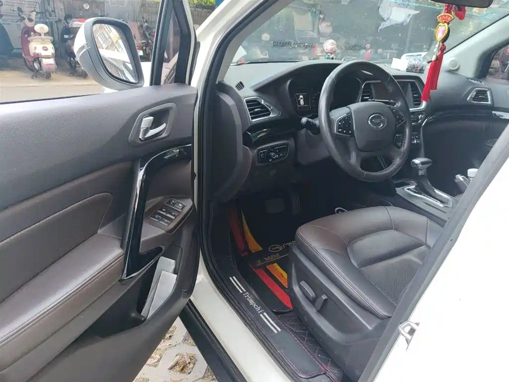 GAC Motor Trumpchi GS4 2015 — фото 17