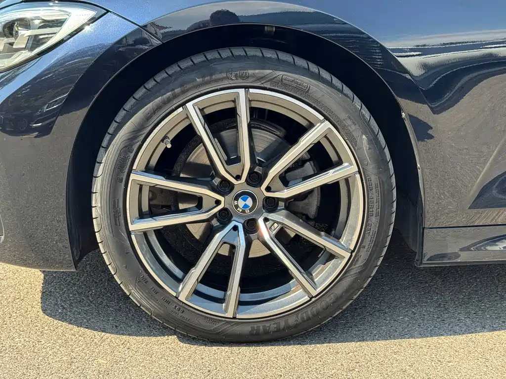 BMW 3 Series 2021 — фото 16
