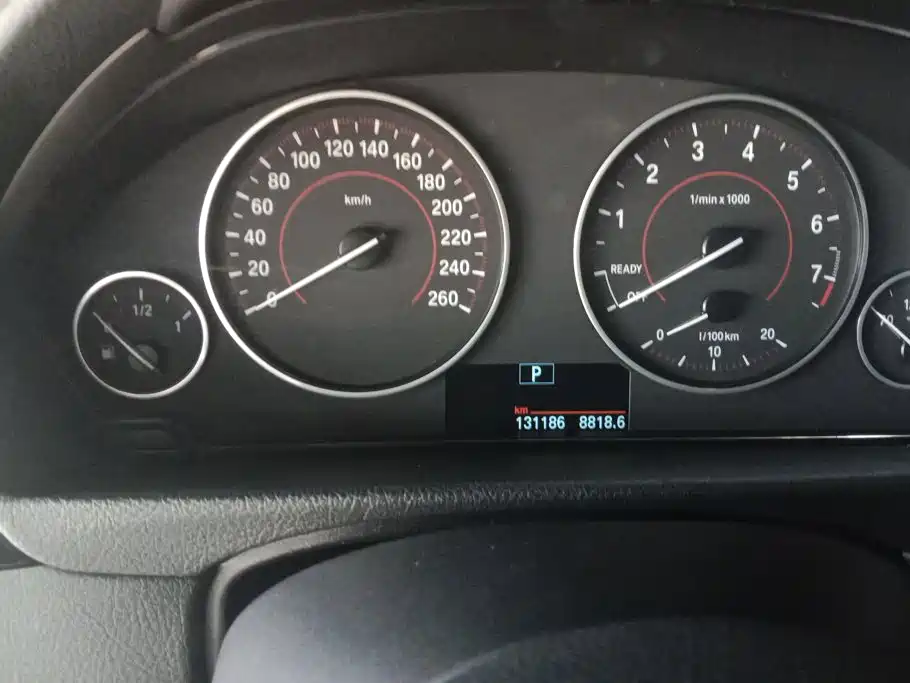 BMW 3 Series 2017 — фото 14