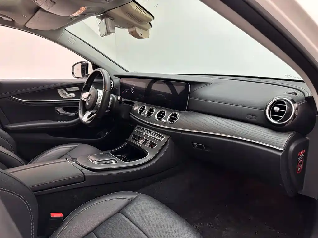 Mercedes-Benz E-Class 2020 — фото 11