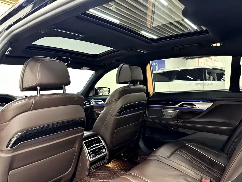 BMW 7 Series 2021 — фото 12