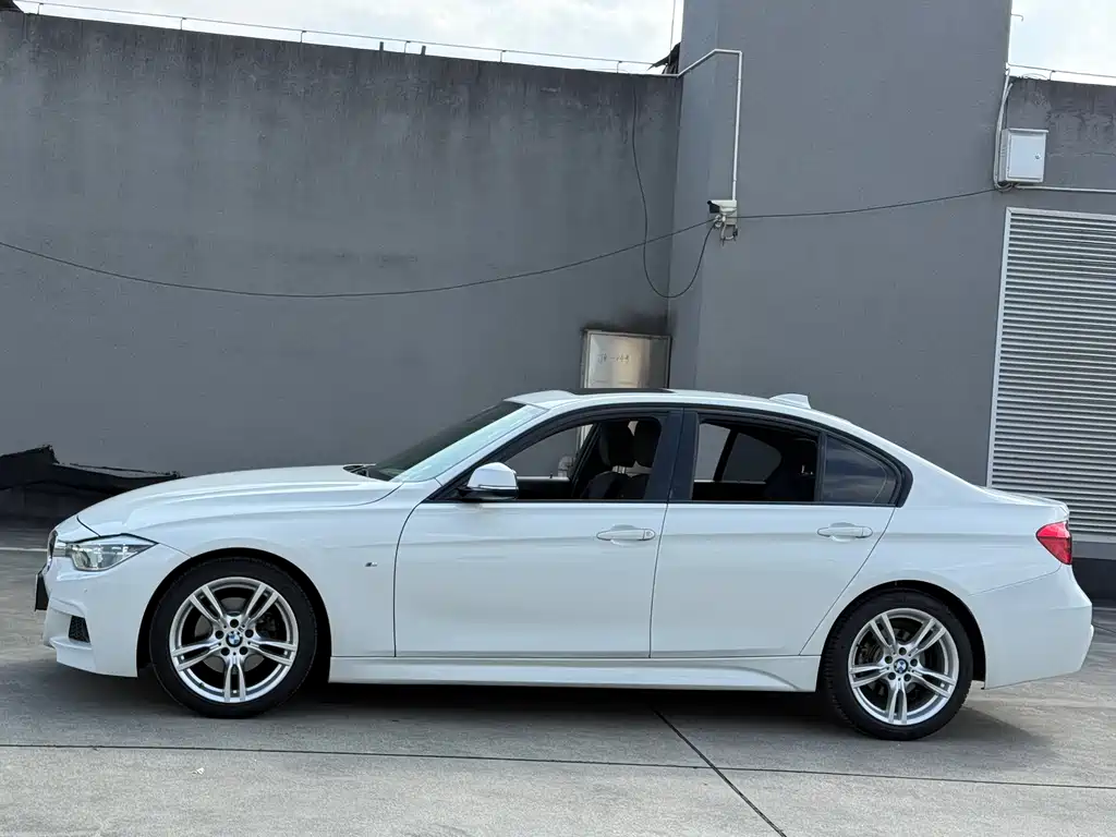 BMW 3 Series 2017 — фото 16