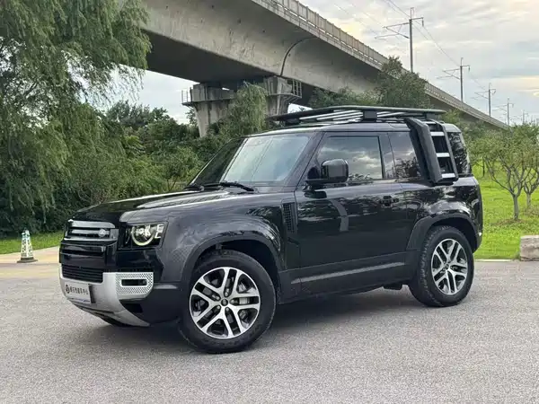 Land Rover Defender 2022