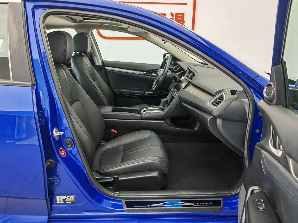Honda Civic 2017 — фото 23