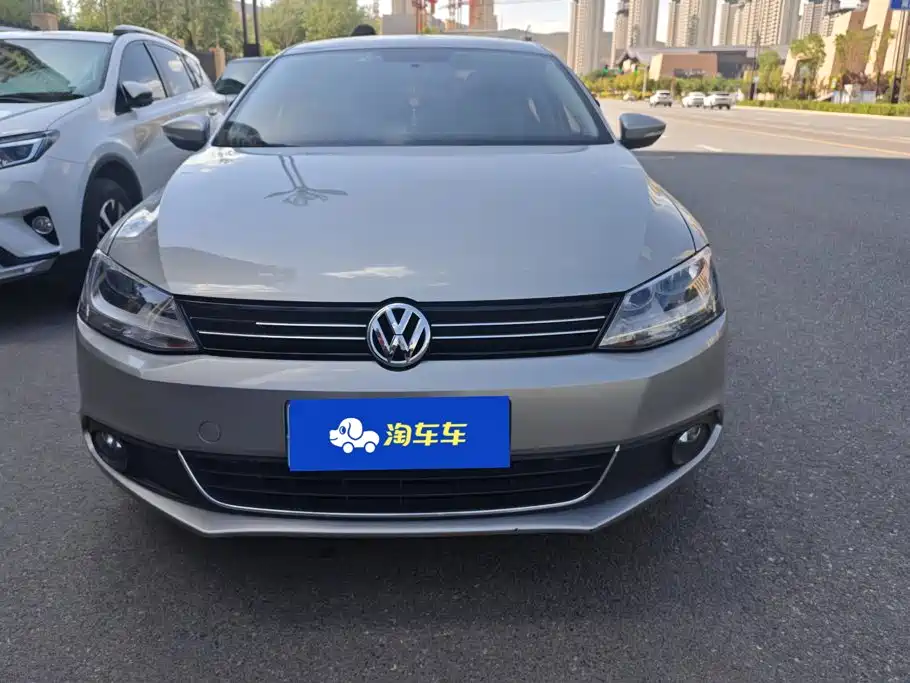 Volkswagen Sagitar 2013