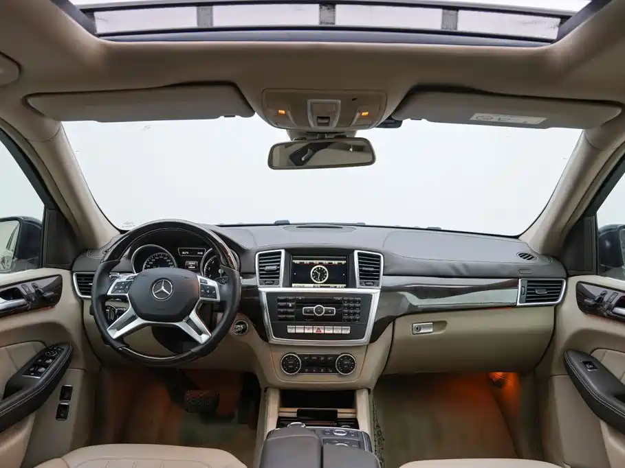 Mercedes-Benz GL-Class 2015 — фото 9