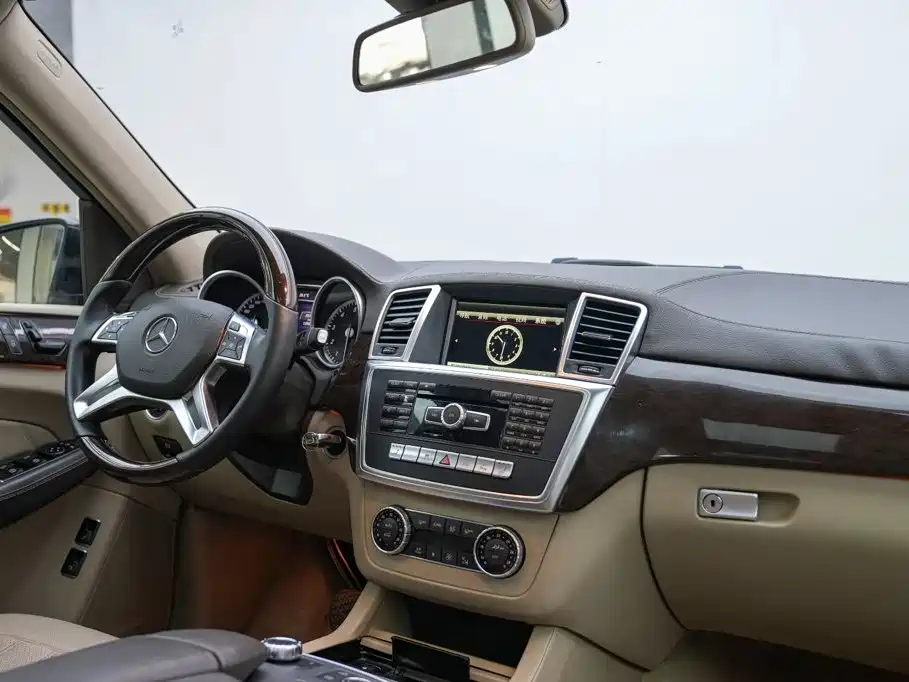 Mercedes-Benz GL-Class 2015 — фото 8